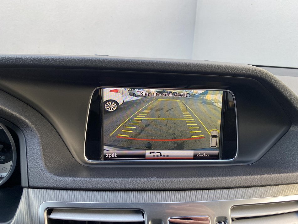 Mercedes-Benz Třída E 3.0 CDi Avantgarde E350 4Matic