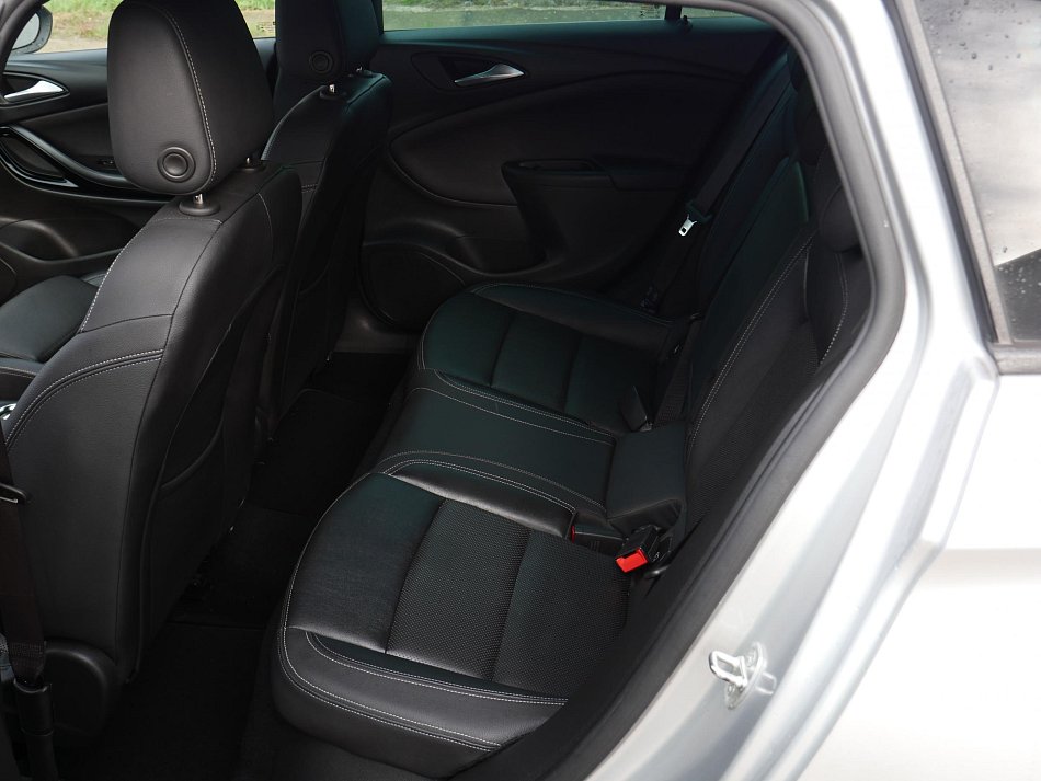 Opel Astra 1.5CDTi Dynamic