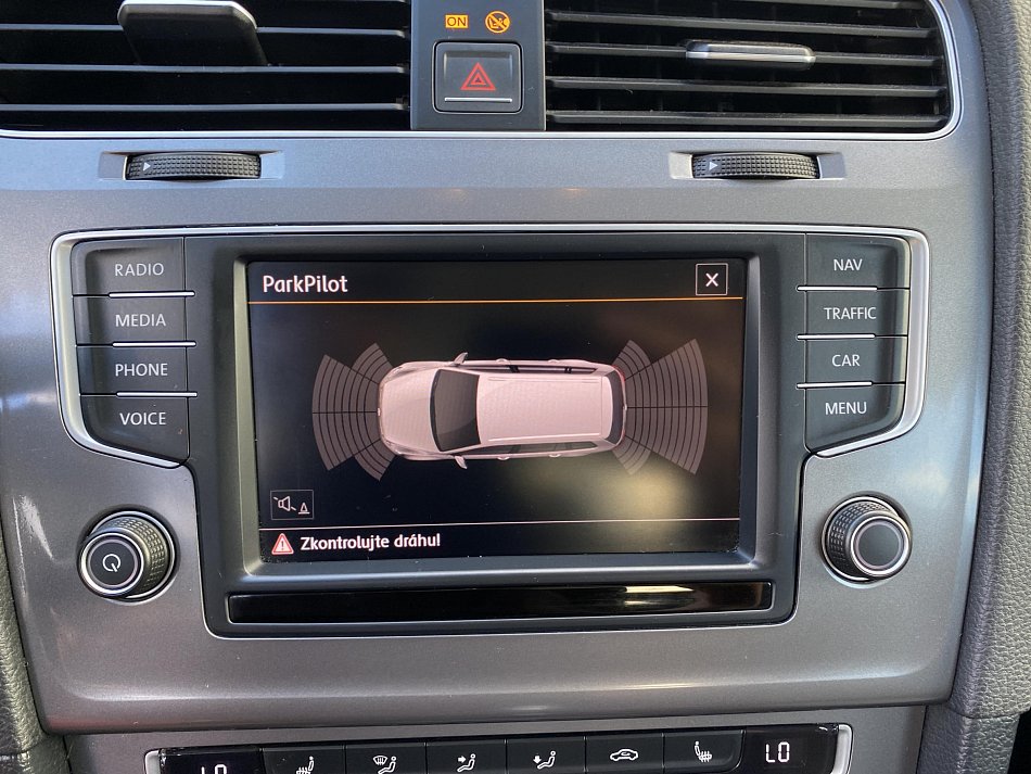 Volkswagen Golf 1.6 TDi 