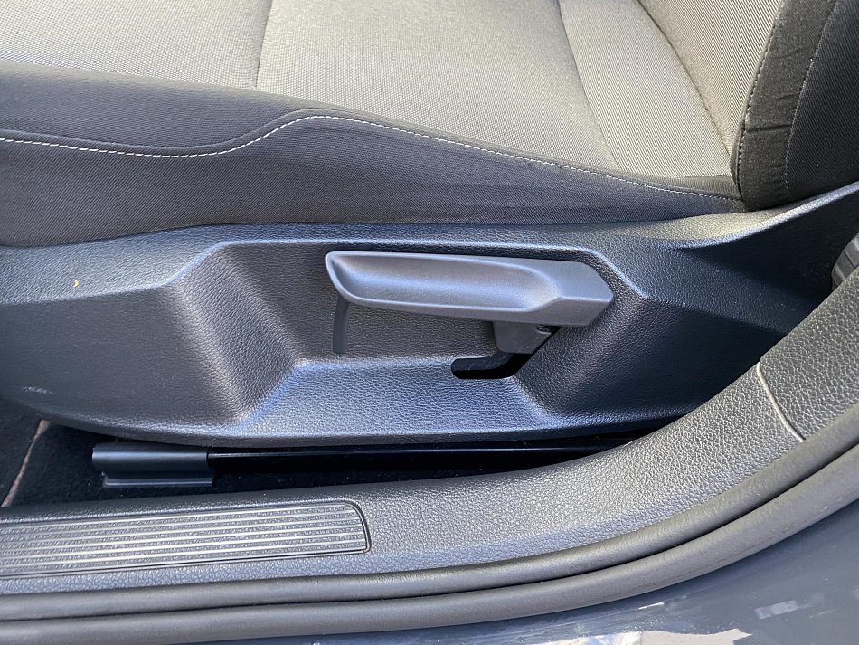 Volkswagen Golf 1.6 TDi 