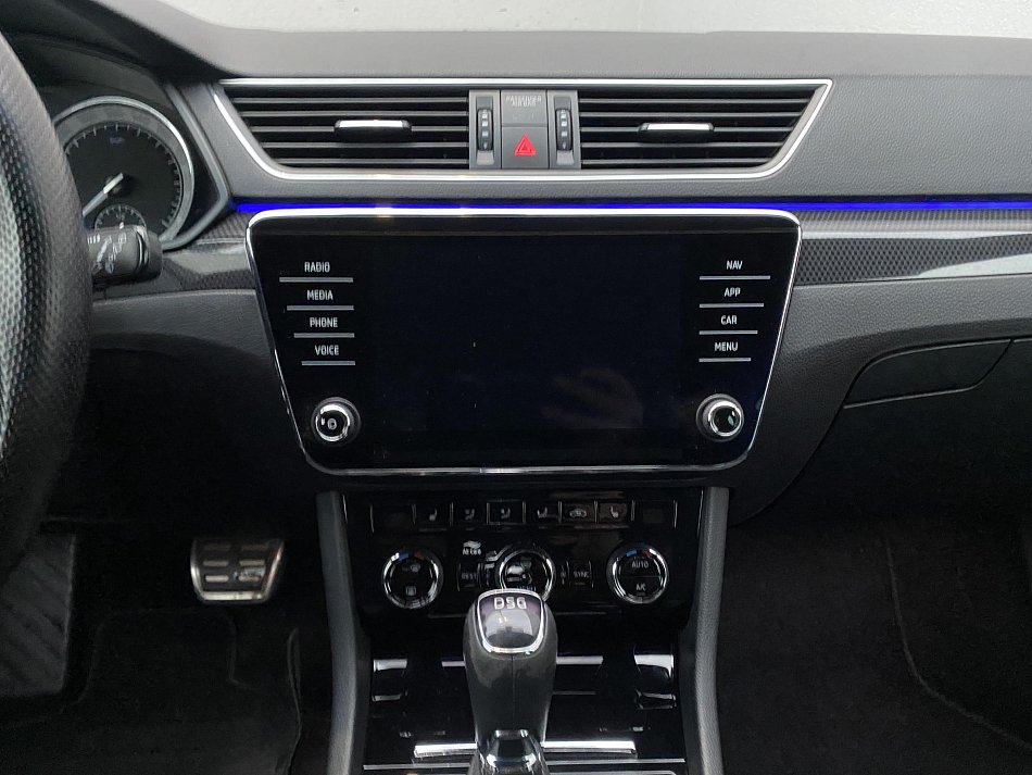 Škoda Superb III 2.0TDi SportLine