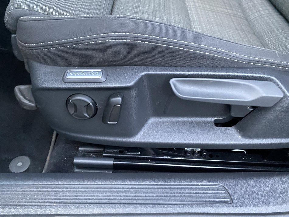 Volkswagen Passat 2.0 TDi Business