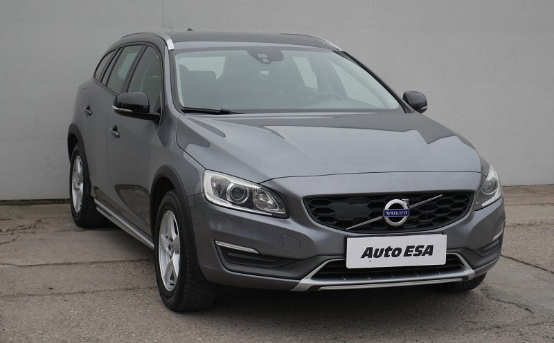 Volvo V60 2.4 D4  Cross Country