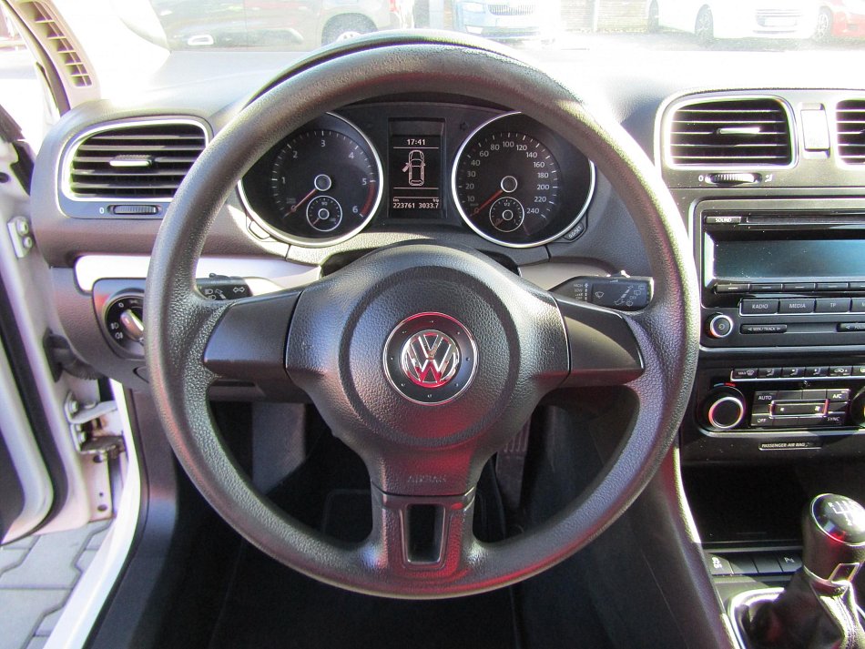 Volkswagen Golf 1.6 TDi 