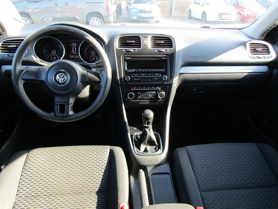 Volkswagen Golf 1.6 TDi 