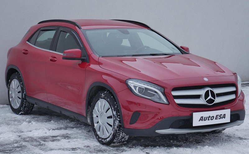 Mercedes-Benz GLA 2.0i  GLA 250  4Matic