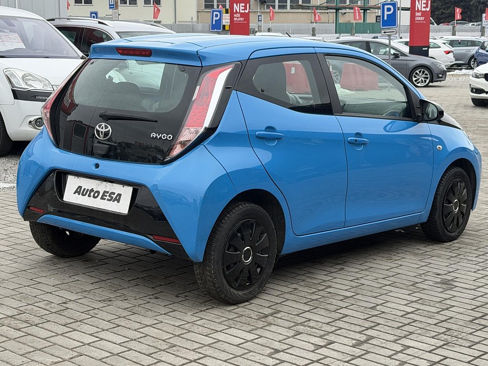 Toyota Aygo 1.0i 