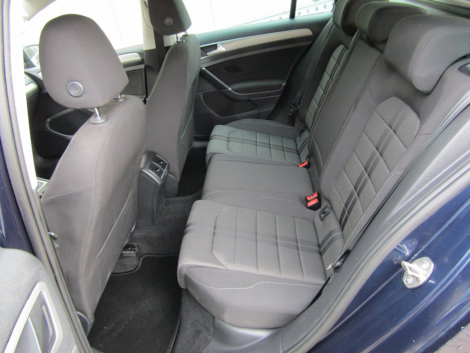 Volkswagen Golf 1.0 TSi 