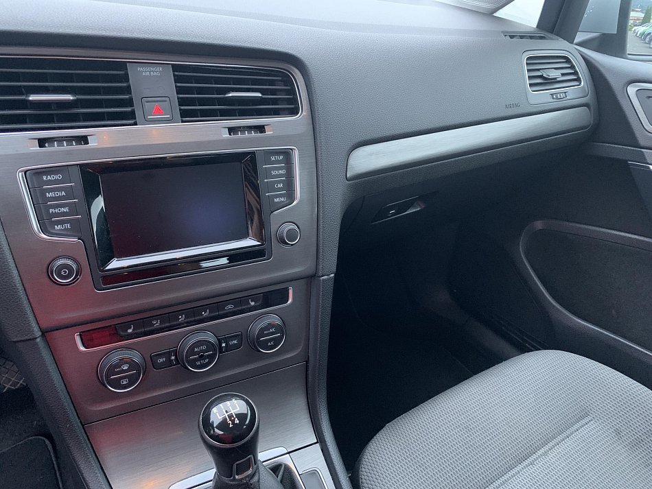 Volkswagen Golf 1.6 TDi 