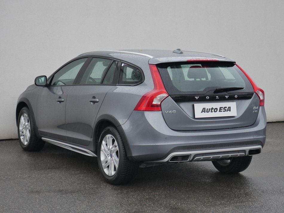 Volvo V60 2.4 D4 Cross Country 4x4