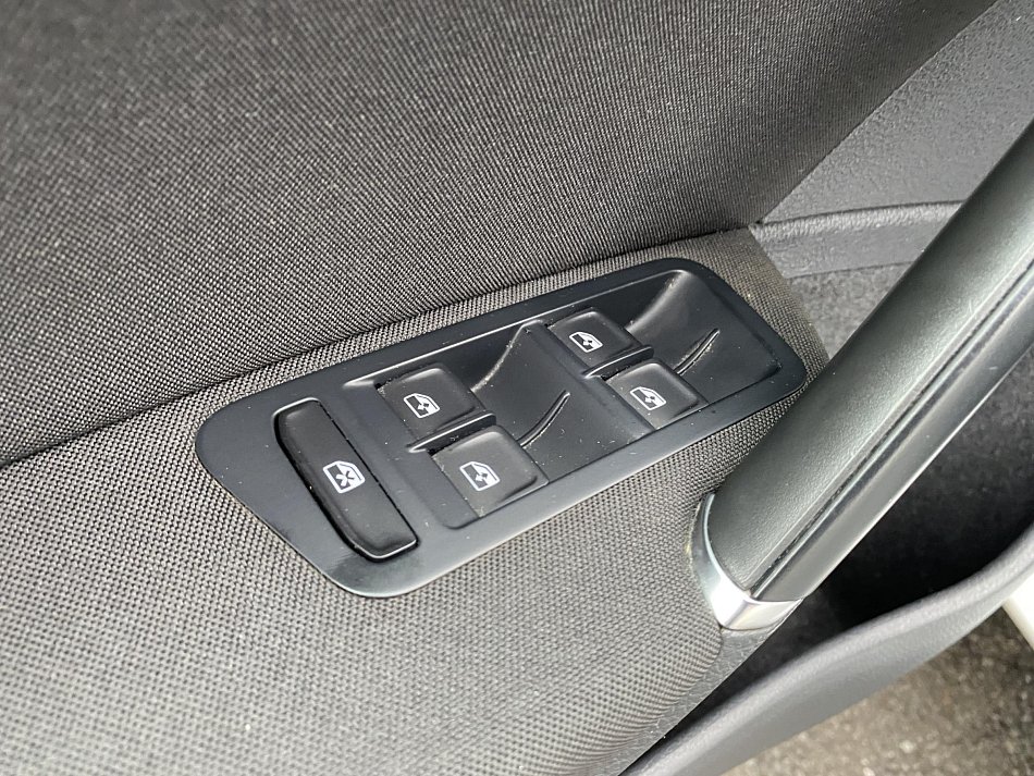 Volkswagen Golf 1.0 TSi 