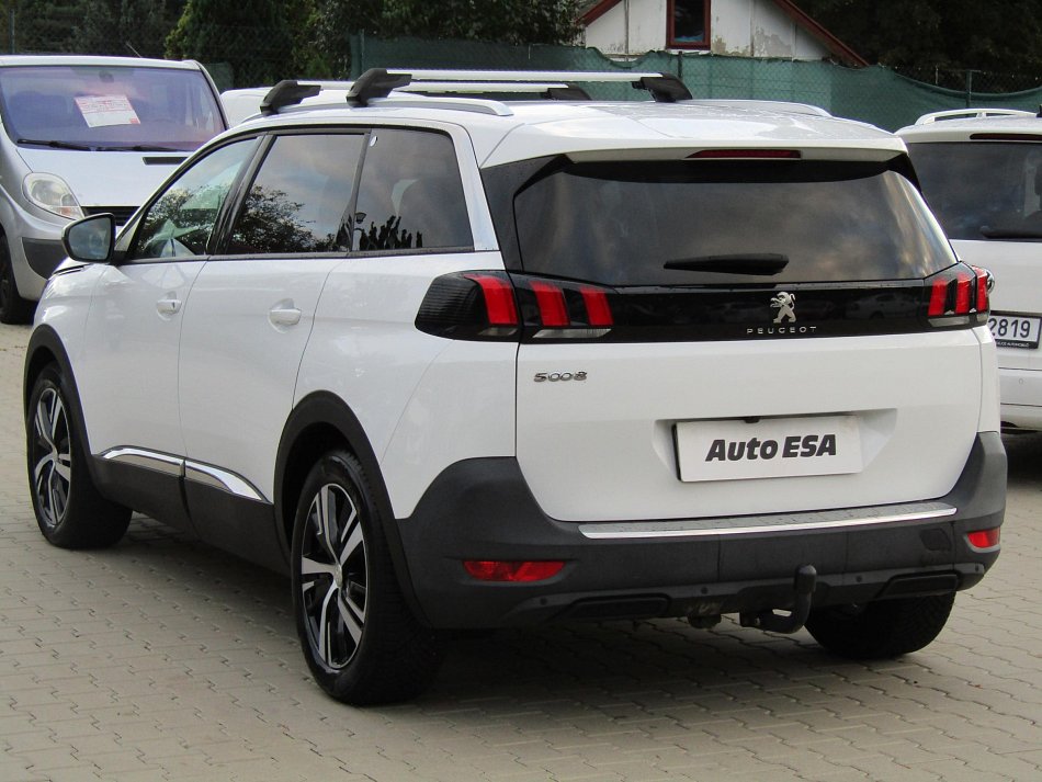 Peugeot 5008 1.2 THP Allure