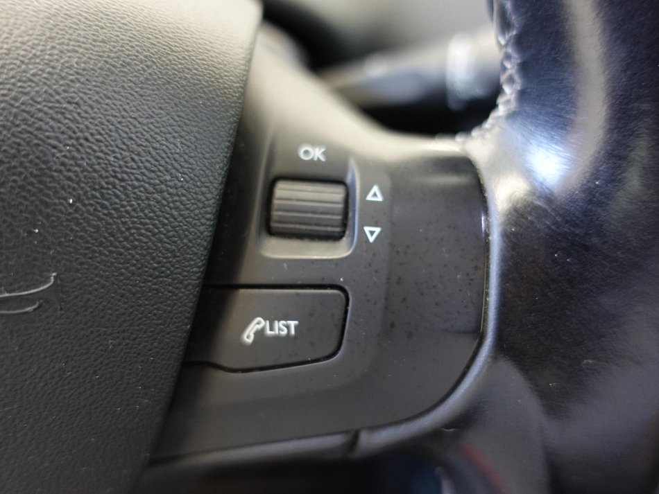 Peugeot 2008 1.2 PT Allure