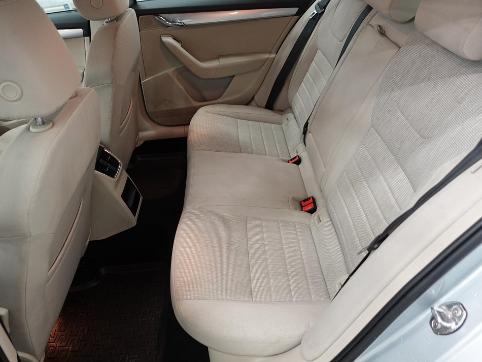 Škoda Octavia III 2.0 TDi Elegance