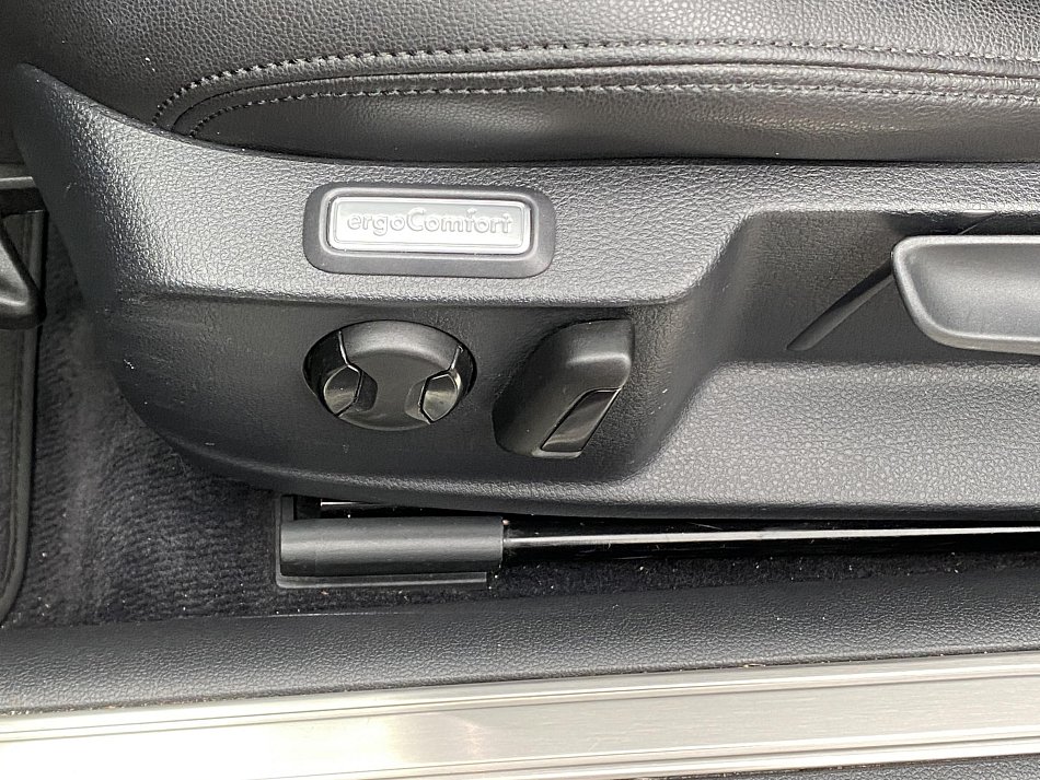 Volkswagen Passat 2.0TDi R-Line