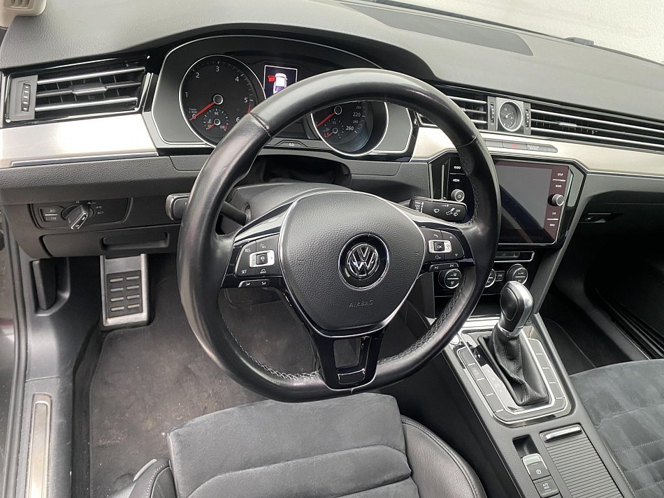 Volkswagen Passat 2.0TDi R-Line