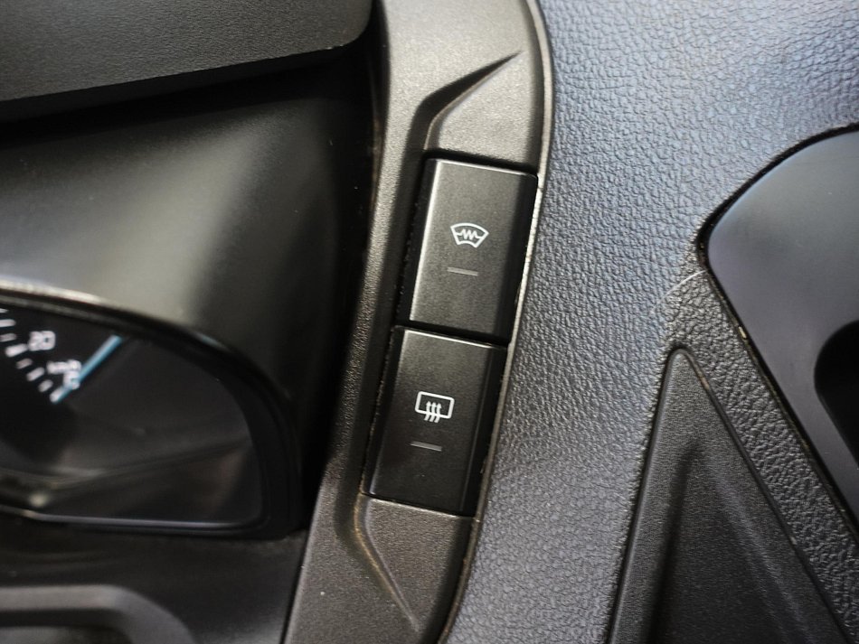 Ford Transit Custom 2.2TDCi Trend L2 6míst