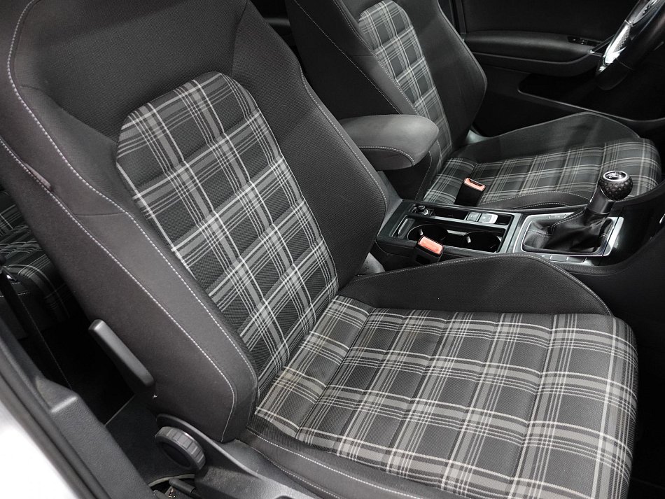 Volkswagen Golf 2.0TDi GTD