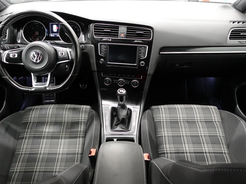 Volkswagen Golf 2.0TDi GTD