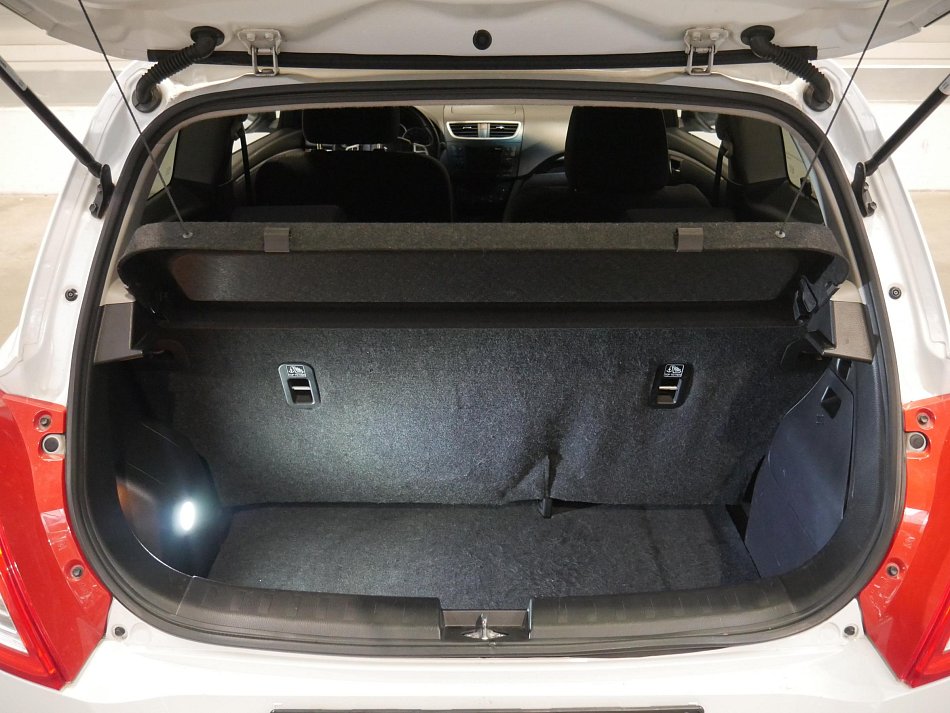 Suzuki Swift 1.6 i Sport