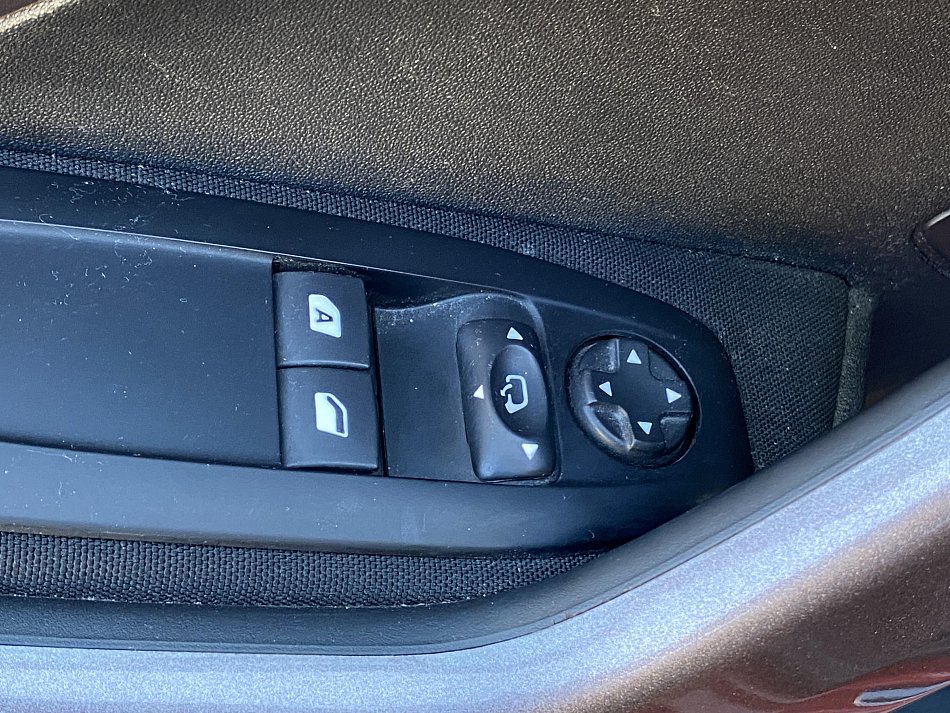 Peugeot 2008 1.2PT Style