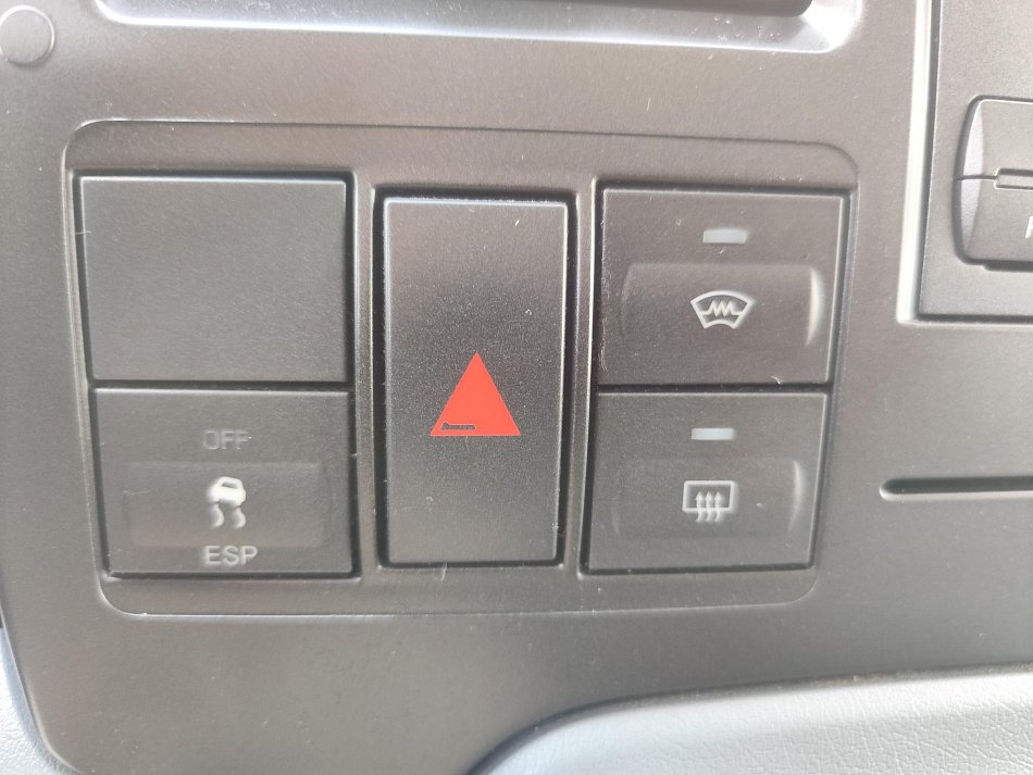 Ford Transit 2.2TDCi Trend L2H2 6míst