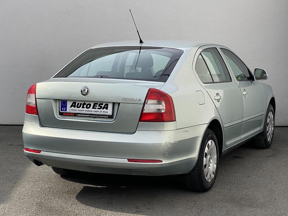Škoda Octavia II 1.6i Ambiente