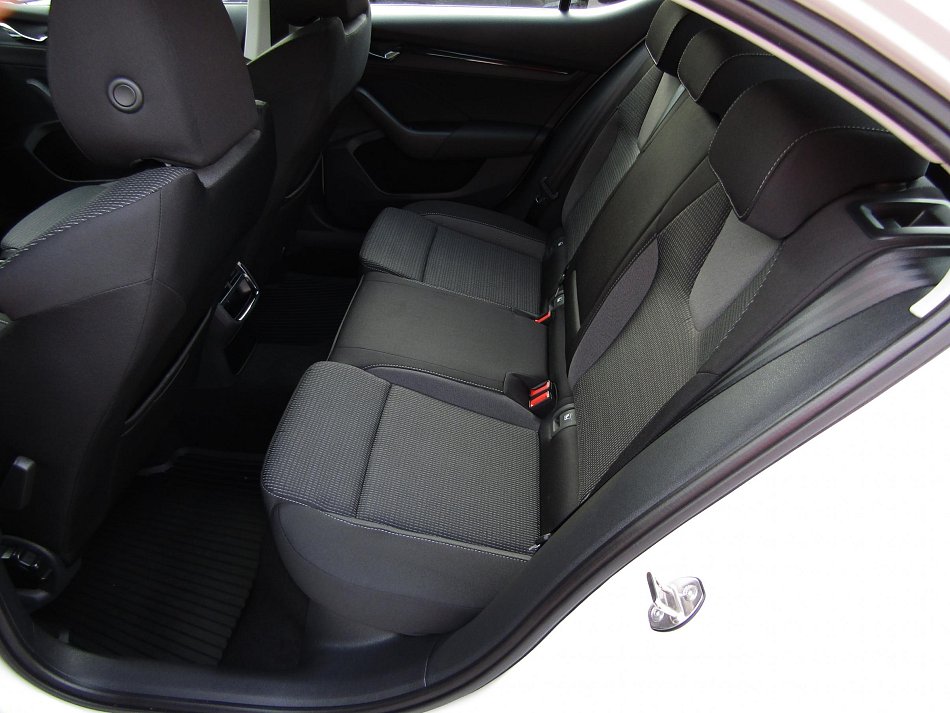 Škoda Octavia IV 1.5TSi Ambition