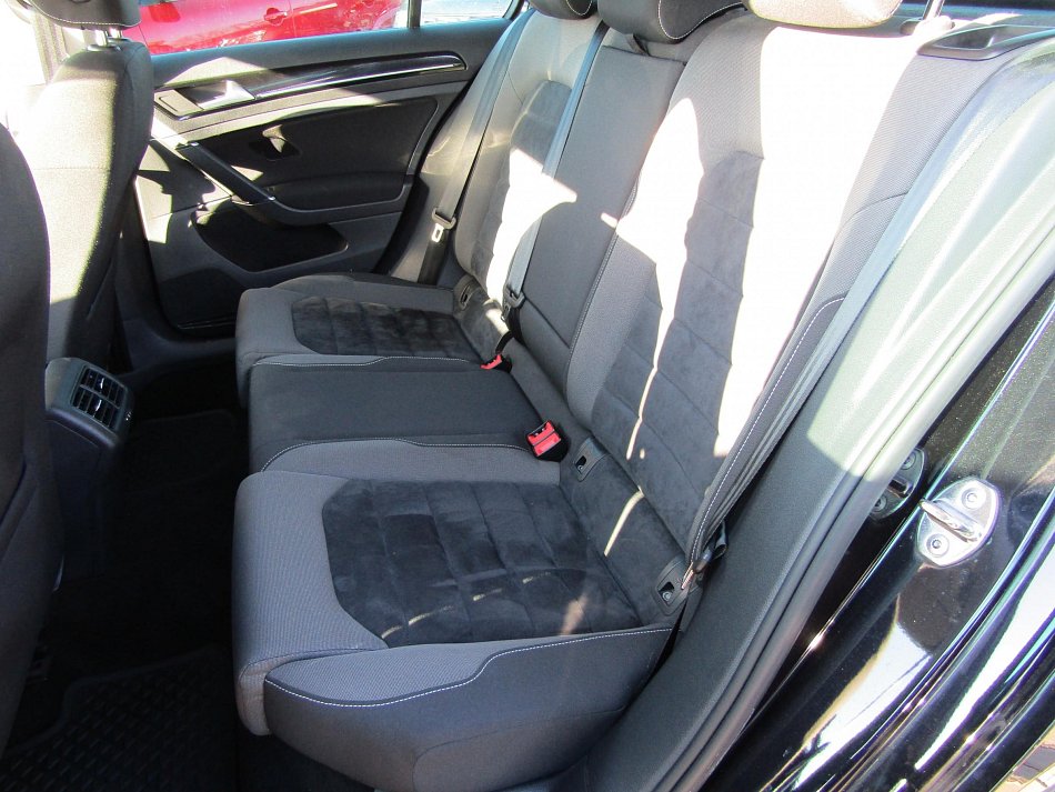 Volkswagen Golf 1.4TSi Highline