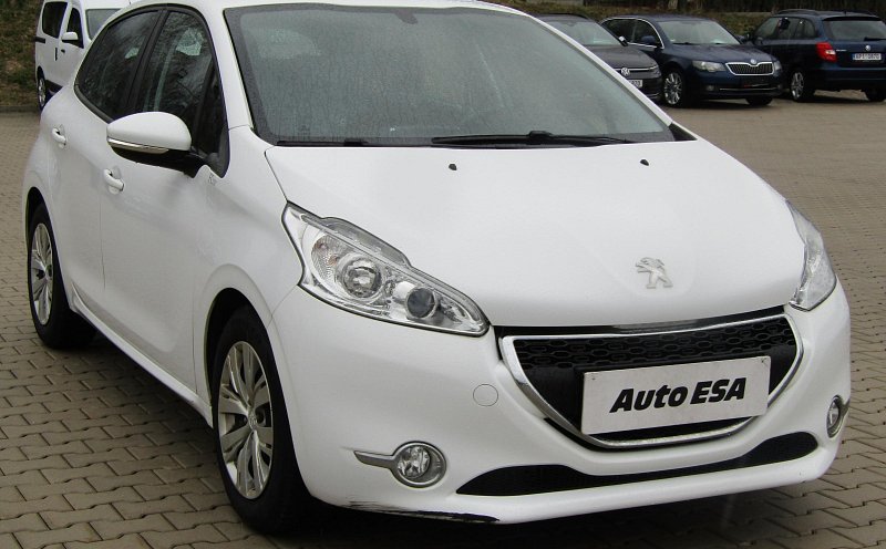 Peugeot 208 1.2i 