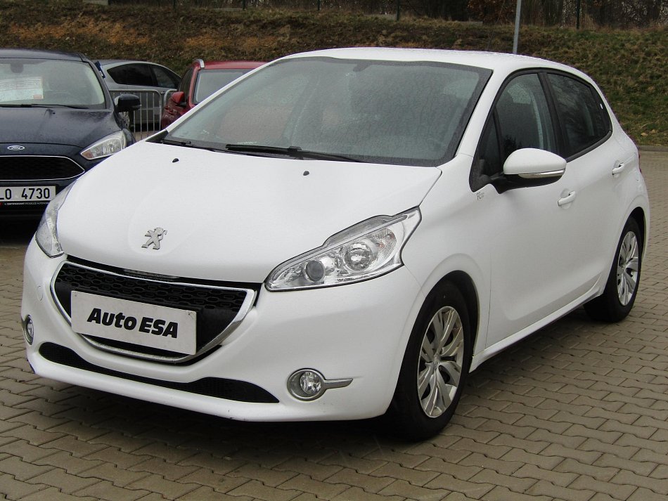 Peugeot 208 1.2i 