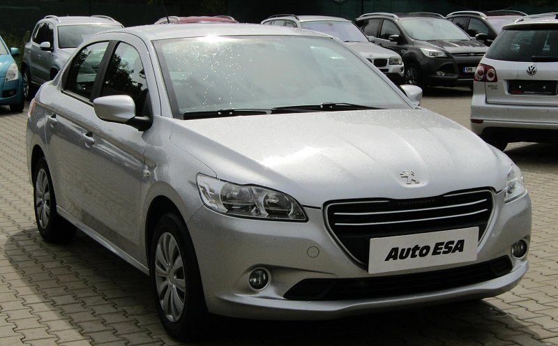 Peugeot 301 1.6i 
