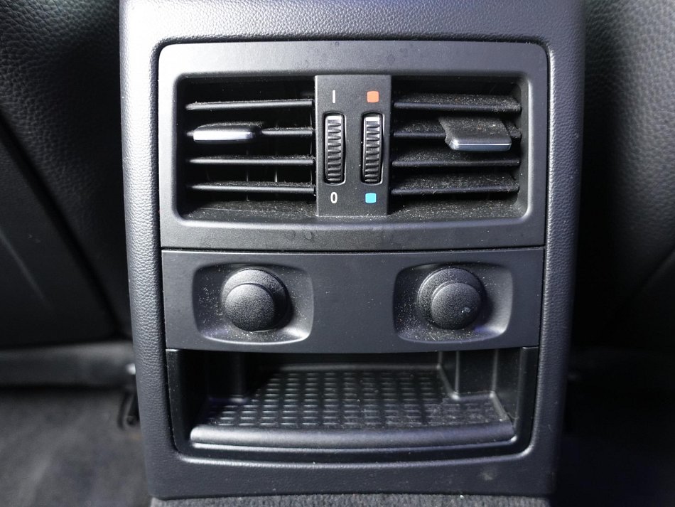 BMW Řada 3 3.0i  330 Xi