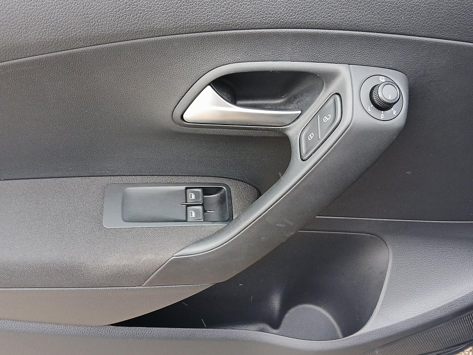 Volkswagen Polo 1.0i 