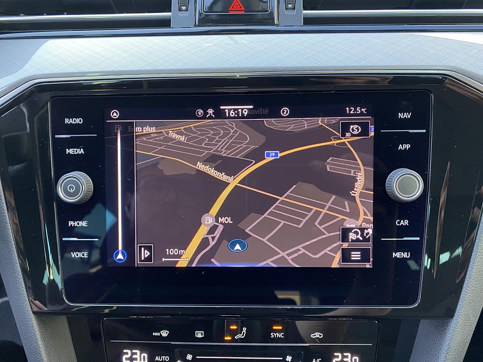 Volkswagen Passat 2.0 TDi Business