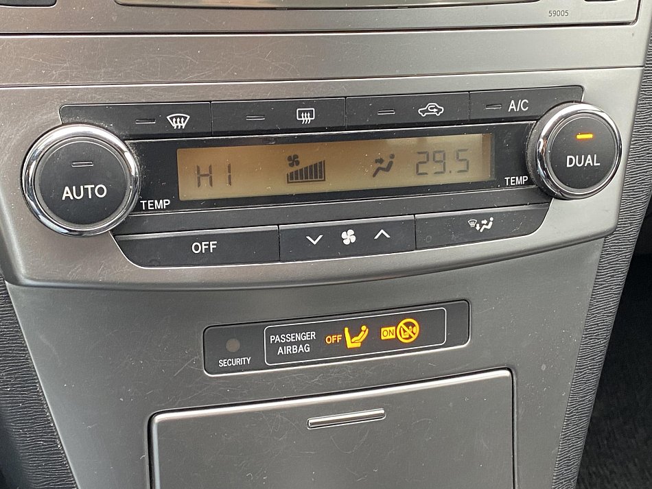 Toyota Avensis 1.8 VVT-i 