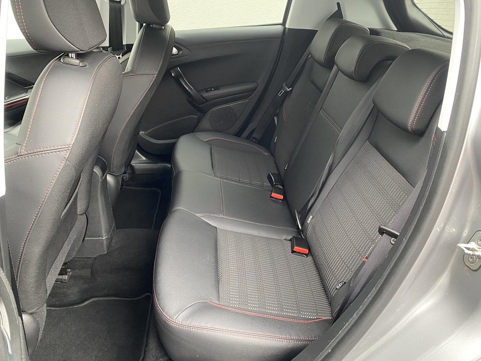 Peugeot 208 1.2 PT GT Line