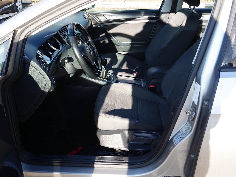 Volkswagen Golf 1.0 TSi 