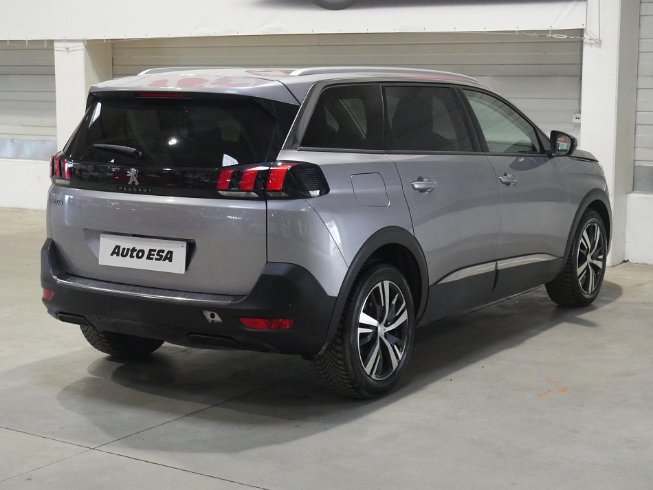 Peugeot 5008 1.5 HDi 