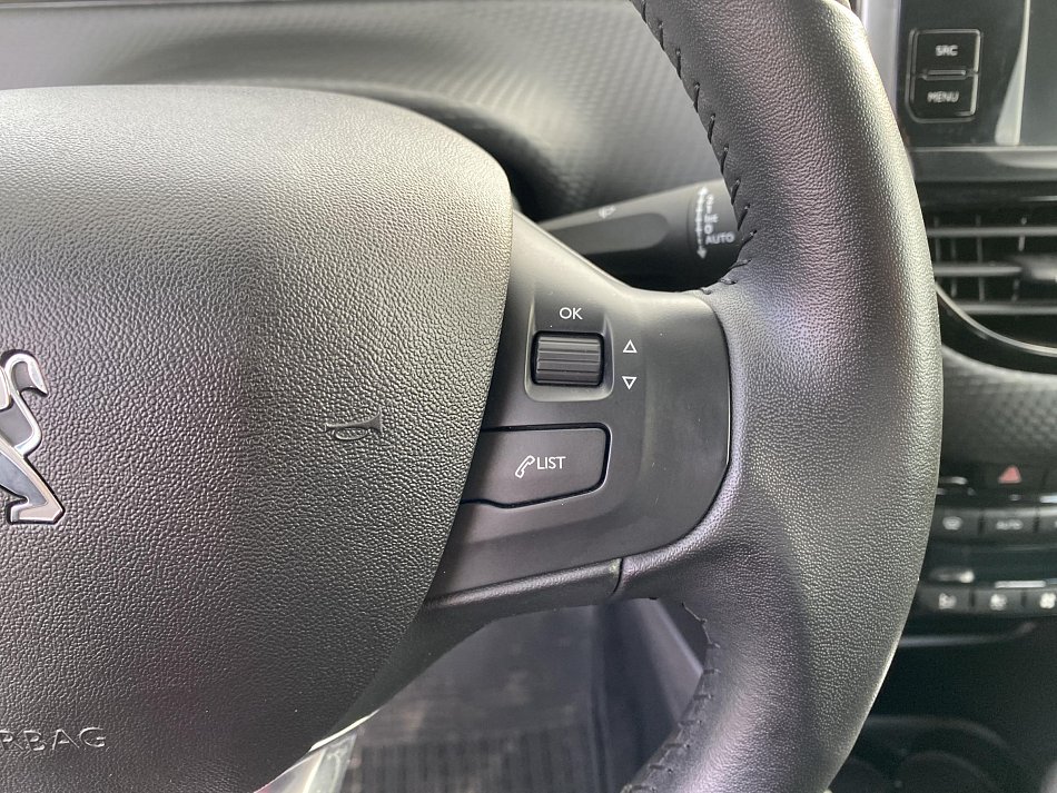 Peugeot 2008 1.2i Active