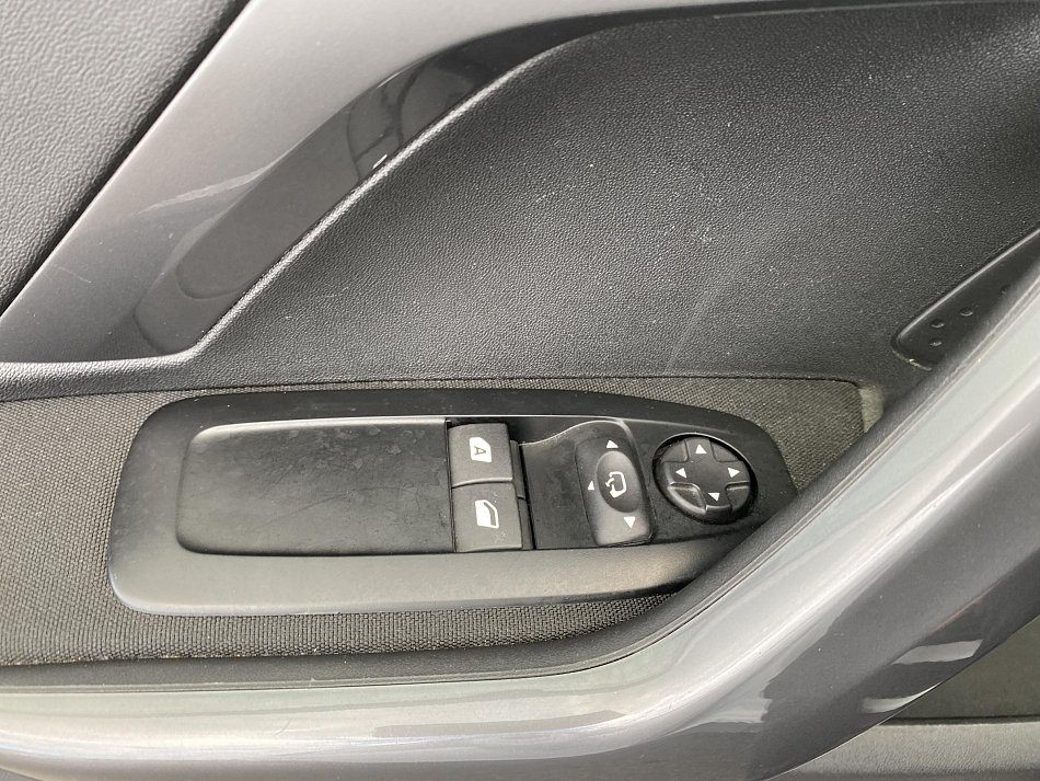 Peugeot 2008 1.2i Active