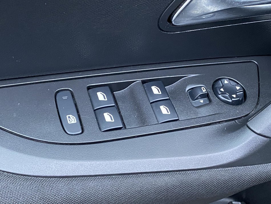 Peugeot 2008 1.2PT Active