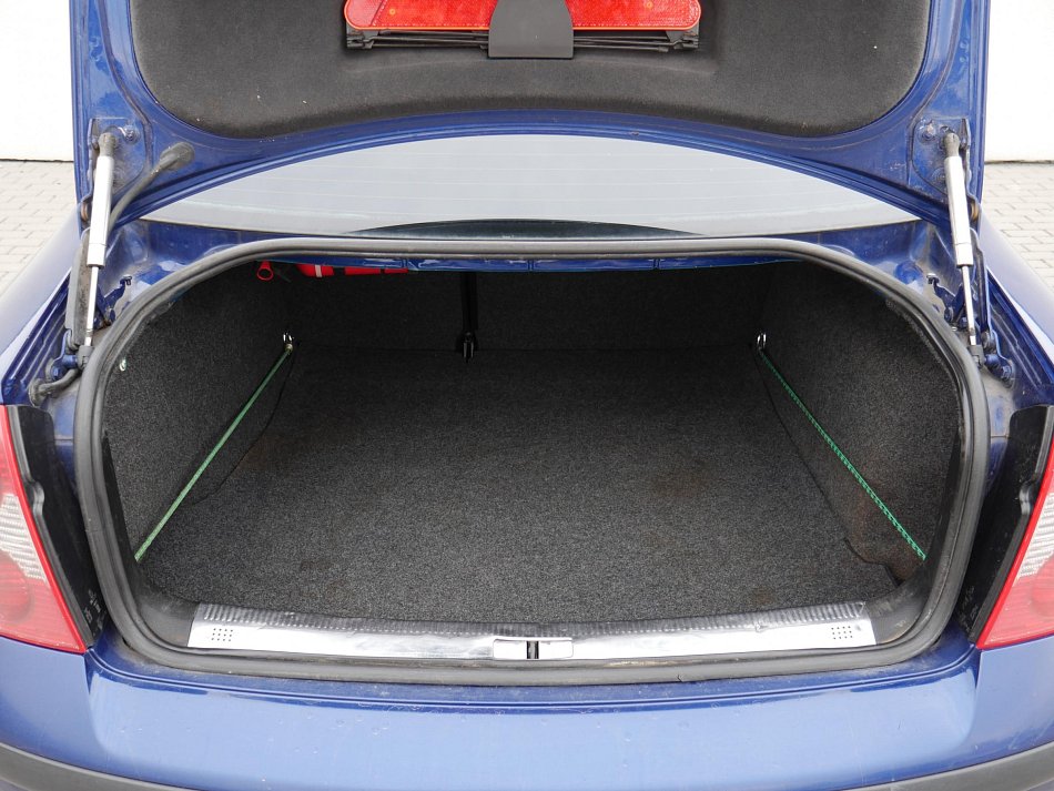 Volkswagen Passat 1.9 TDi 