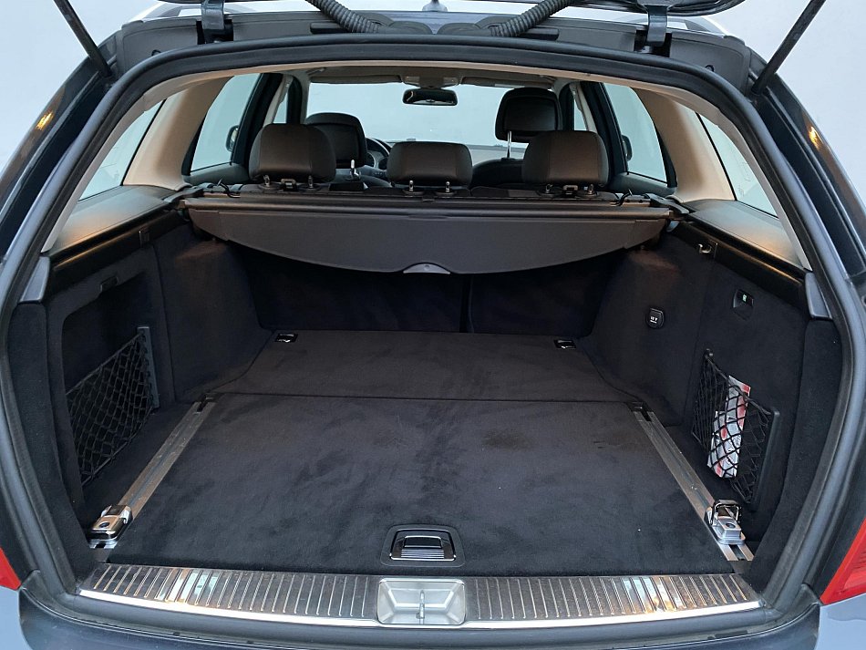 Mercedes-Benz Třída C 3.0i Avantgarde C280