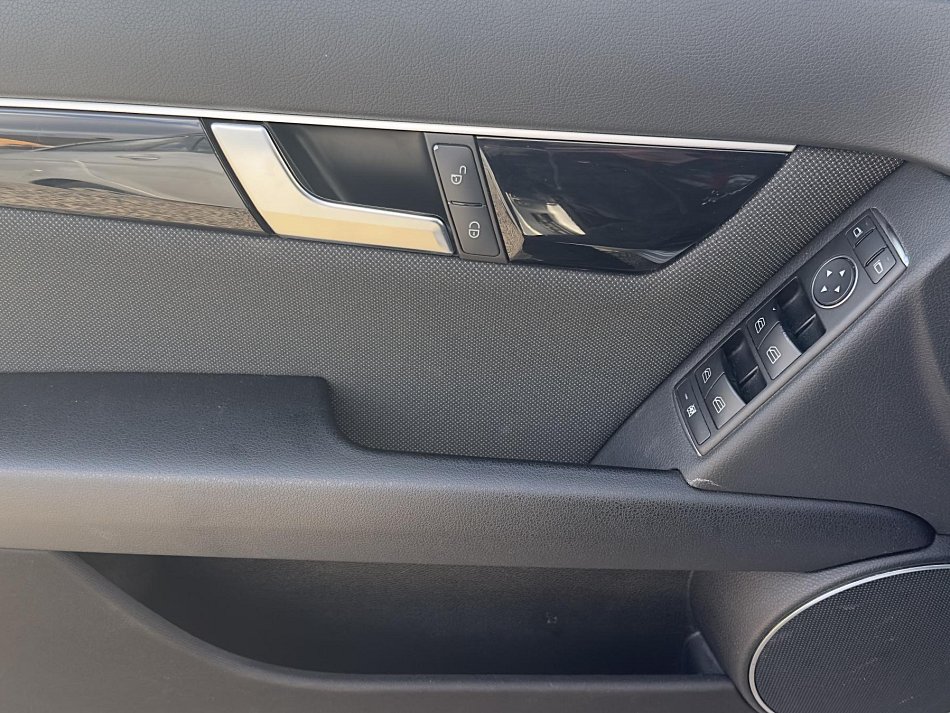 Mercedes-Benz Třída C 2.2CDi  C180