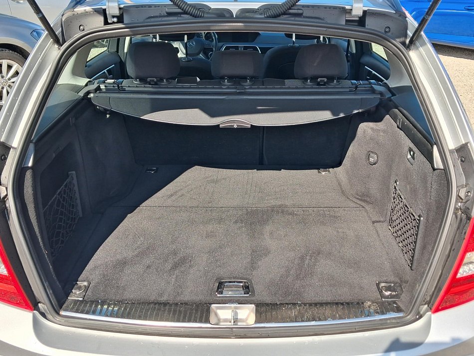 Mercedes-Benz Třída C 2.2CDi  C180