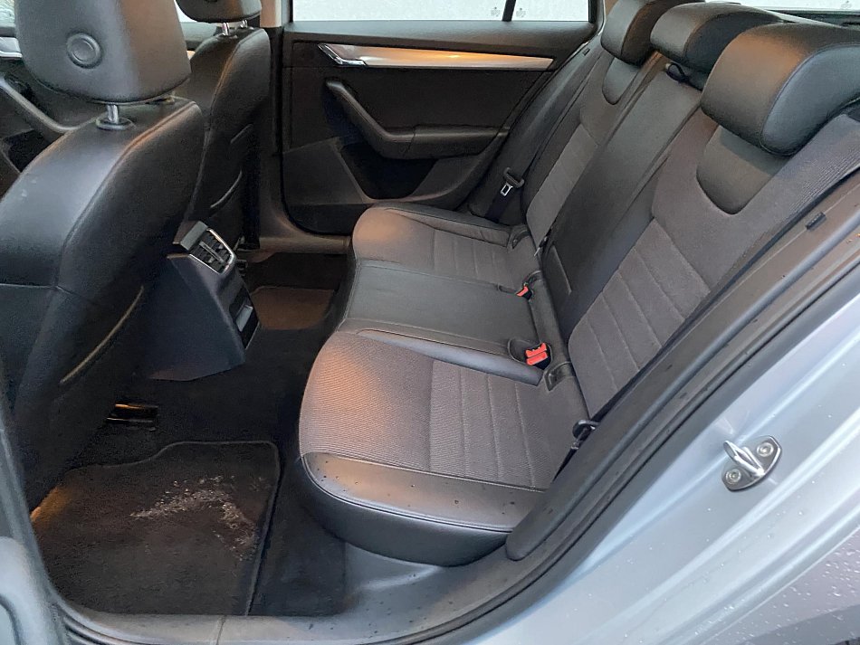 Škoda Octavia III 1.8 TSi Elegance