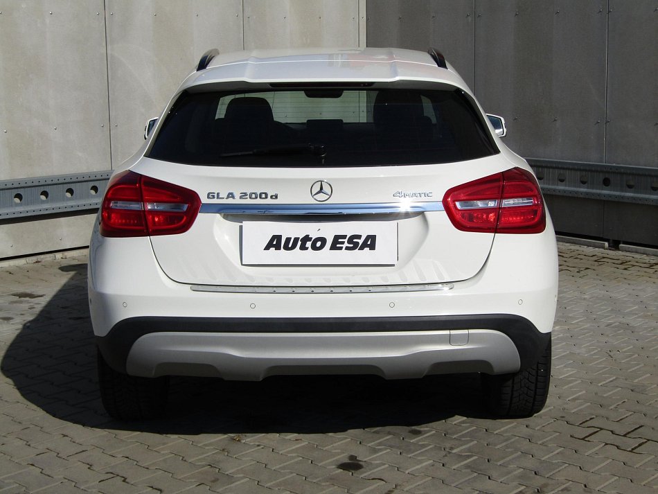 Mercedes-Benz GLA 2.2CDi  200 D 4MATIC
