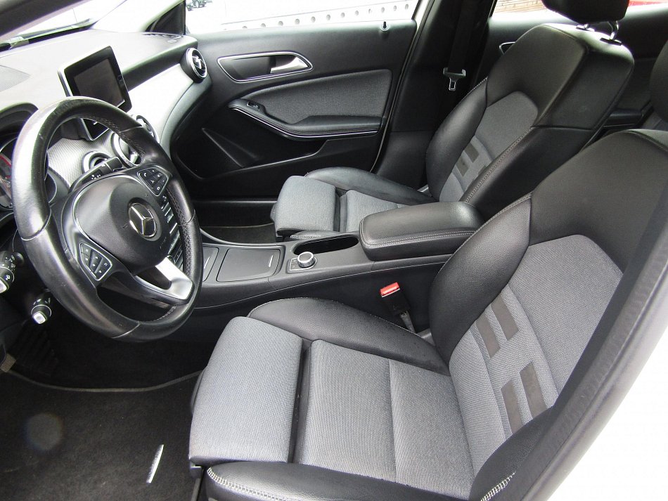 Mercedes-Benz GLA 2.2CDi  200 D 4MATIC