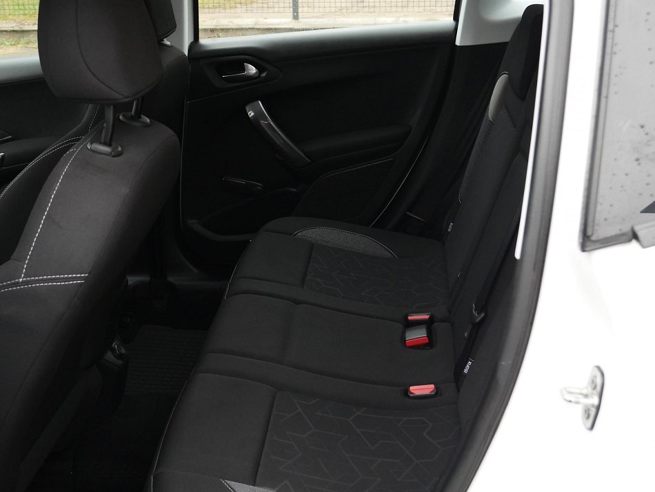 Peugeot 2008 1.2PT Active